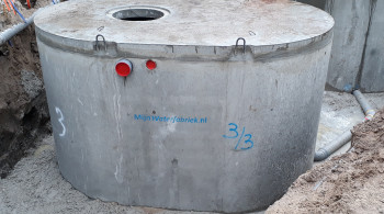 Regenwatertank met aangestort beton