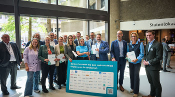OVERHANDIGING MANIFEST 16 JUNI 2026